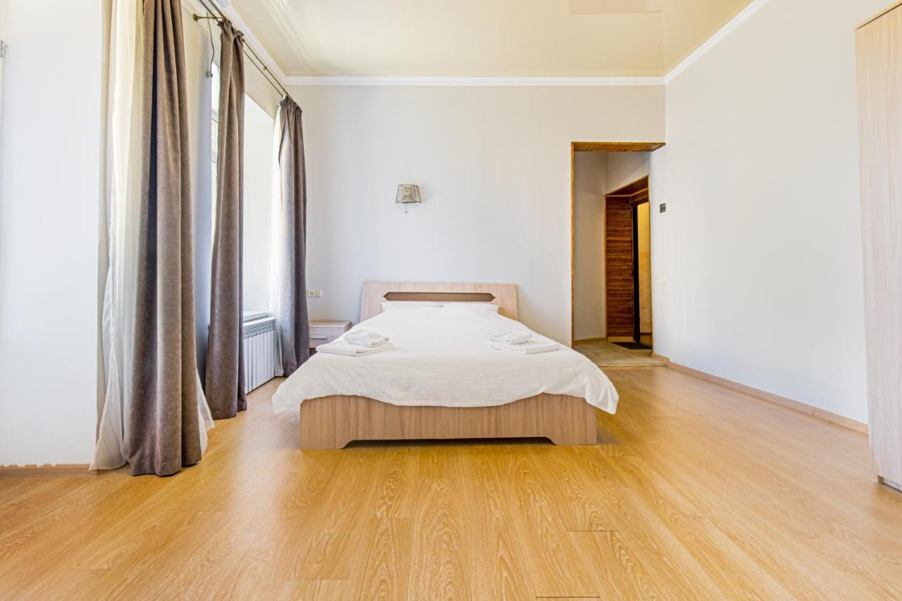 Best Apartment In The City Centre Odessa Exteriör bild